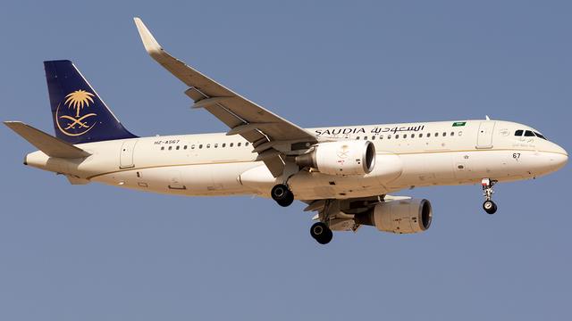 HZ-AS67:Airbus A320-200:Saudia